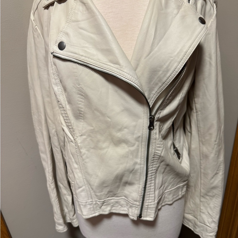 Rock & Republic Cream Leather Moto Jacket